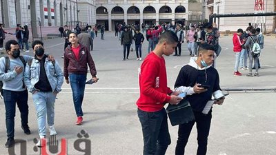 طلاب ثانية ثانوي في الجيزة ينهون الامتحانات قبل نصف الوقت | فيديو