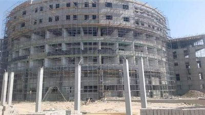 الإسكان: انتهاء الهيكل الخرساني وبدء تشطيبات مستشفى 
