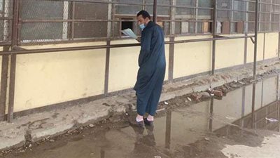 مياه الصرف تغرق مكتب العمل بالمحلة والأهالي يستنجدون بمحافظ الغربية