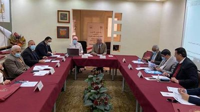 تطوير التعليم يناقش استعدادات المجمعات التكنولوجية للفصل الثاني