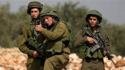 شرطة الاحتلال تفتح تحقيقا في سرقة 30 بندقية أوتوماتيكية