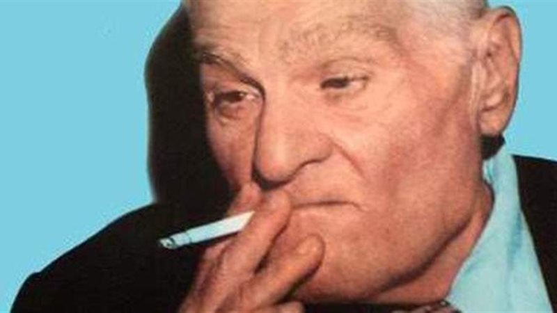 الكاتب الصحفى فكرى