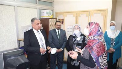 نائب رئيس جامعة الأزهر يتفقد فرع البنات لمتابعة منظومة التحول الرقمي