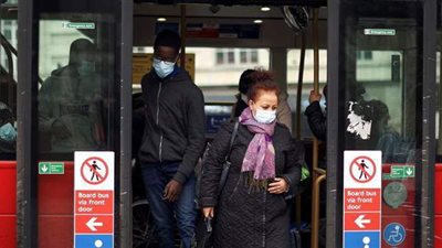 بريطانيا تسجل 315 وفاة و6385 إصابة جديدة بكوفيد 19