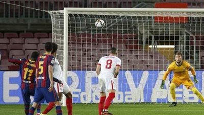 برشلونة يقسو على إشبيلية 0/3 ويتأهل لنهائي كأس ملك إسبانيا