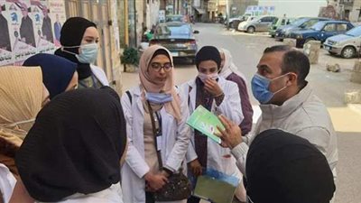 وكيل صحة دمياط يتفقد فرق التطعيم بشوارع المحافظة