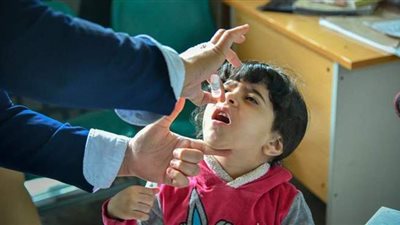الصحة تعلن مد فترة الحملة القومية للتطعيم ضد شلل الأطفال