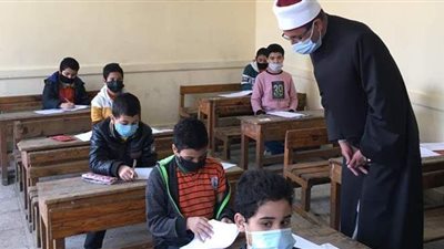 رئيس قطاع المعاهد الأزهرية يتفقد امتحانات الشهادة الإعدادية