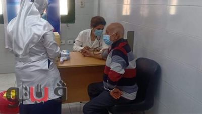 بدء تطعيم كبار السن وأصحاب الأمراض المزمنة في قنا | صور