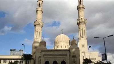 تعرف على إمام مسجد صلاح الدين بالمنيل طوال شهر رمضان