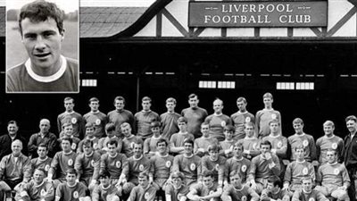 مانشستر يونايتد يعلن وفاة مهاجمه فيل تشيسنال