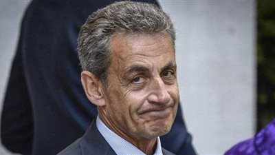 مع إيقاف التنفيذ.. الحبس عامين لوزير الدفاع الفرنسي السابق