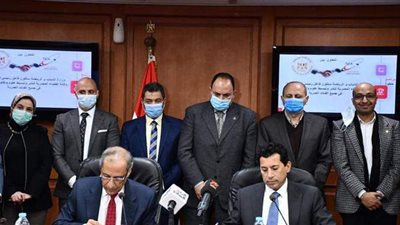 تصميم نموذج قمر صناعي.. وزير الشباب يوقع بروتوكول تعاون مع وكالة الفضاء المصرية