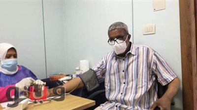 إقبال كبار السن على لقاح كورونا في أول أيام حملة التطعيم | فيديو وصور