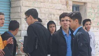 طلاب ثانية ثانوي والإعدادي ينتهون من الامتحانات.. شكاوى من صعوبة امتحان الإيطالي والألماني ومشاكل بالسيستم.. وأخطاء بإنجليزي ورياضيات الامتحان المجمع