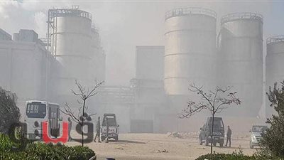 11 سيارة إطفاء.. القصة الكاملة لحريق مصنع الكرتون بالعاشر من رمضان | صور