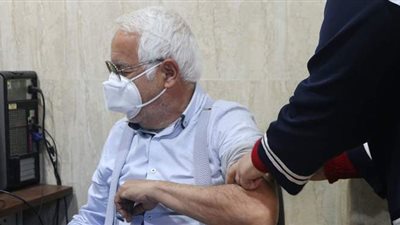 ١٥ صورة ترصد إقبال كبار السن وأصحاب الأمراض المزمنة على لقاح كورونا في مطروح