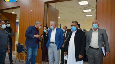 محافظ جنوب سيناء يبحث استغلال عدداً من عنابر الدواجن