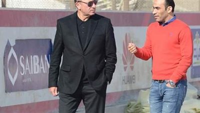 الخطبب يحضر مران الأهلي لتحفيز اللاعبين قبل مواجهة فيتا كلوب