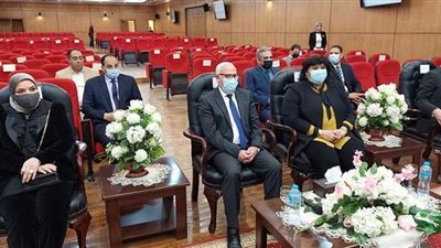 وزيرة الثقافة ومحافظ بورسعيد يفتتحان قاعة السفيرة فايزة أبو النجا