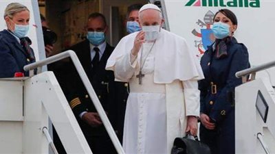 لحظة مغادرة بابا الفاتيكان روما متجها إلى بغداد | صور