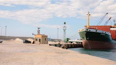 تصدير 6 آلاف طن أسمنت سيناء من ميناء العريش للمغرب بعد توقف 8 سنوات