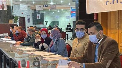 النقابة وهيئة الصحافة ينتفضان لحماية الصحفيين من كورونا.. ميري: توفير كمامات ومستلزمات تعقيم.. و٧ مقترحات من نقيب الصحفيين