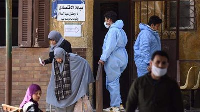 تعافي وخروج 3 مسنين من مستشفى قها للعزل بالقليوبية