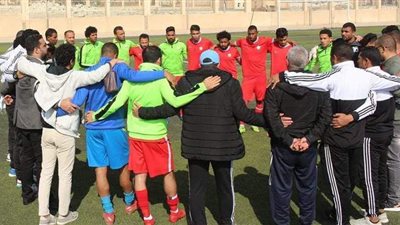 فريق كرة قدم نادي المنيا يختتم تدريباته.. ويغادر إلى قنا
