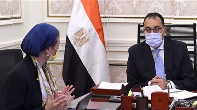 مدبولي يستعرض تقريراً من وزيرة البيئة حول حملة 