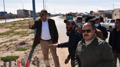 سكرتير عام مطروح يتابع أعمال تطوير مدخل المدينة والطرق الرئيسية | صور