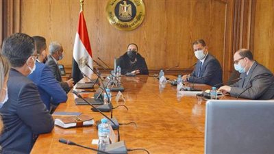 جامع تستعرض سبل تطوير الحرف اليدوية وزيادة تنافسية المنتج المصري عالميا