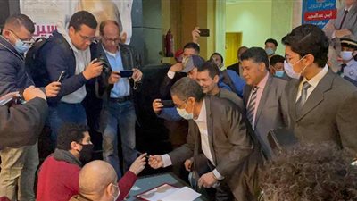 ضياء رشوان يسجل في كشوف عمومية الصحفيين