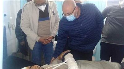 راح ضحيته 20 شخصًا.. محافظ بني سويف يزور مصابي حادث الصحراوي الشرقي