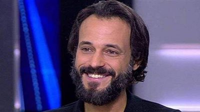 إنجي علاء تكشف الوجه الآخر من يوسف الشريف | فيديو