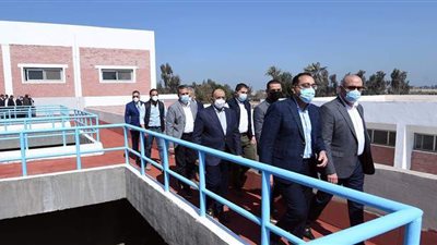 تخدم نصف مليون مواطن.. رئيس الوزراء يتفقد محطة مياه الباجور في المنوفية