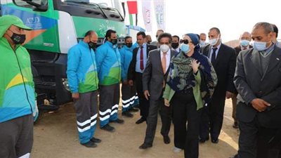 وزيرة البيئة تشهد اصطفاف معدات منظومة النظافة بالعاصمة الإدارية
