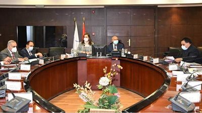 التخطيط تناقش مقترحات 5 وزارات للخطة الاستثمارية لـ 2021/2022