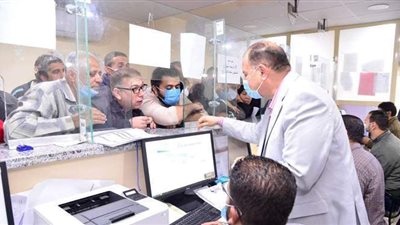 محافظ أسيوط يعتمد بعض قرارات التصالح ويتفقد المراكز التكنولوجية | صور