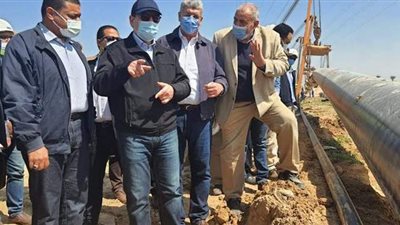 وزير البترول يتفقد تنفيذ خط غاز العلمين الجديدة