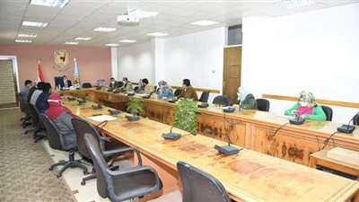 جامعة سوهاج تناقش خطة تطوير الخدمات الطلابية