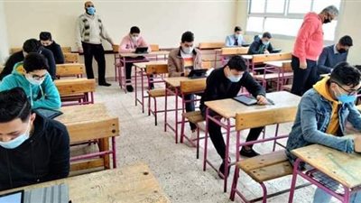 امتحانات أولى ثانوي اليوم .. الطلاب يشتكون من أسئلة الفيزياء.. فرحة بين التلاميذ بسبب 