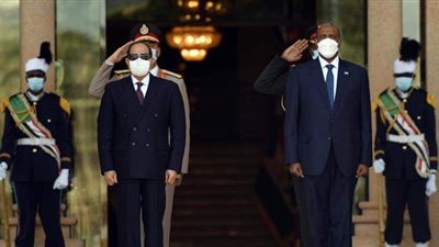 شاهد.. مؤتمر صحفي للرئيس السيسي والبرهان بالقصر الجمهوري في الخرطوم