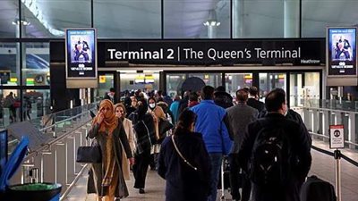 ليتمكنوا من السفر.. بطاقات تطعيم تعطى للبريطانيين بعد تلقيحهم