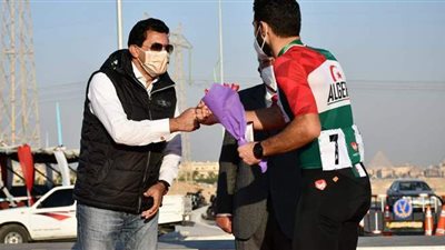 وزير الرياضة يكرم الفائزين بالبطولة الأفريقية للدراجات