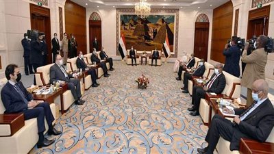 السيسي يصل القاهرة عقب زيارة السودان