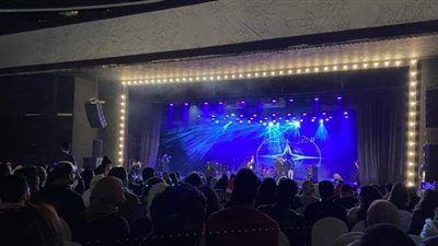 عزيز مرقة يتألق في حفله بمسرح الزمالك | فيديو وصور