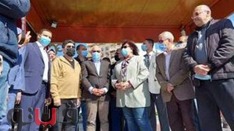 وزيرة الثقافة برفقة