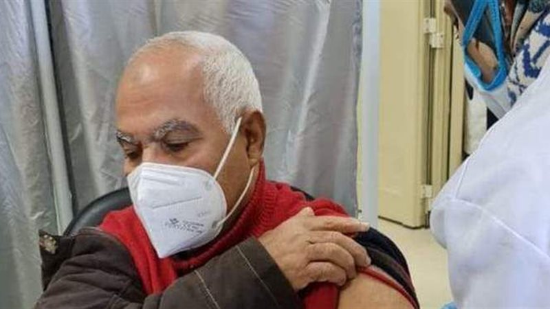 توافد كبار السن على