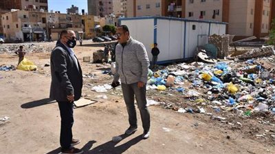 سكرتير عام مطروح يتفقد أعمال النظافة وإزالة إشغالات الطرق | صور
